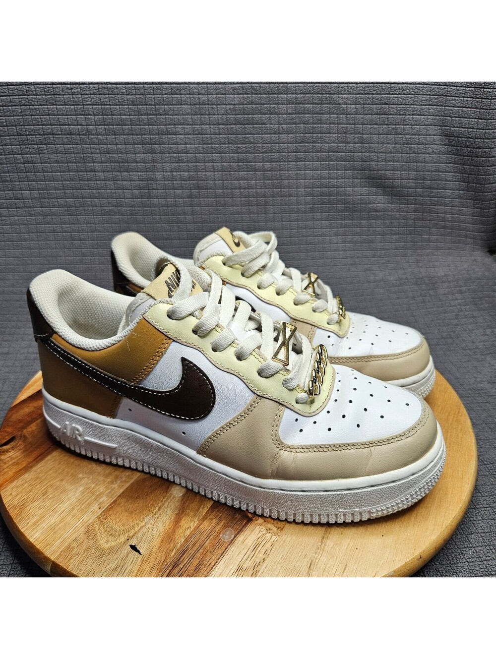 Nike Athletic Shoes Women’s White Brown Gold Cream US 7 Air Force 1 Low